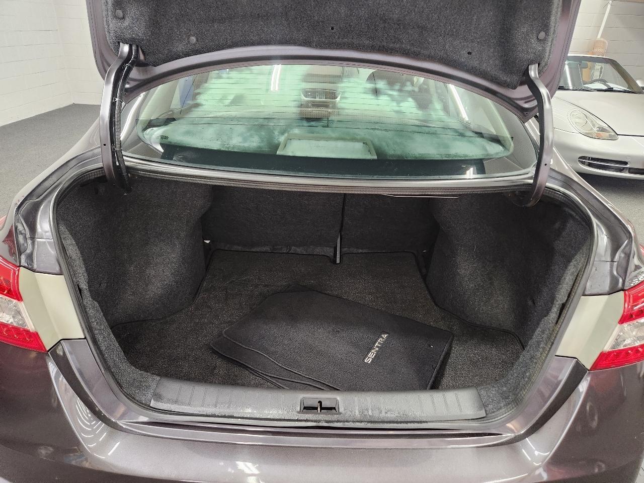 Nissan Sentra S 2014