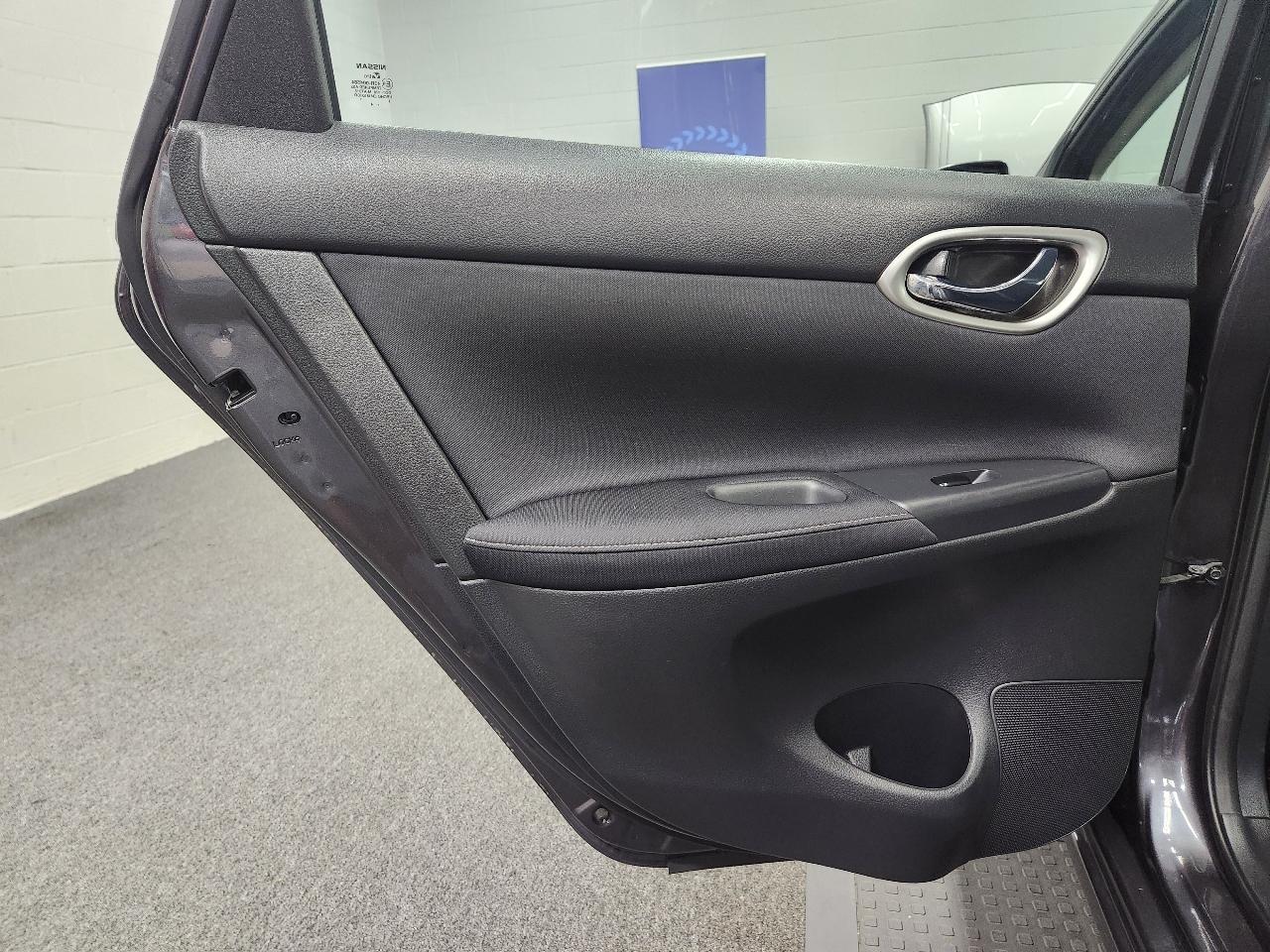 Nissan Sentra S 2014