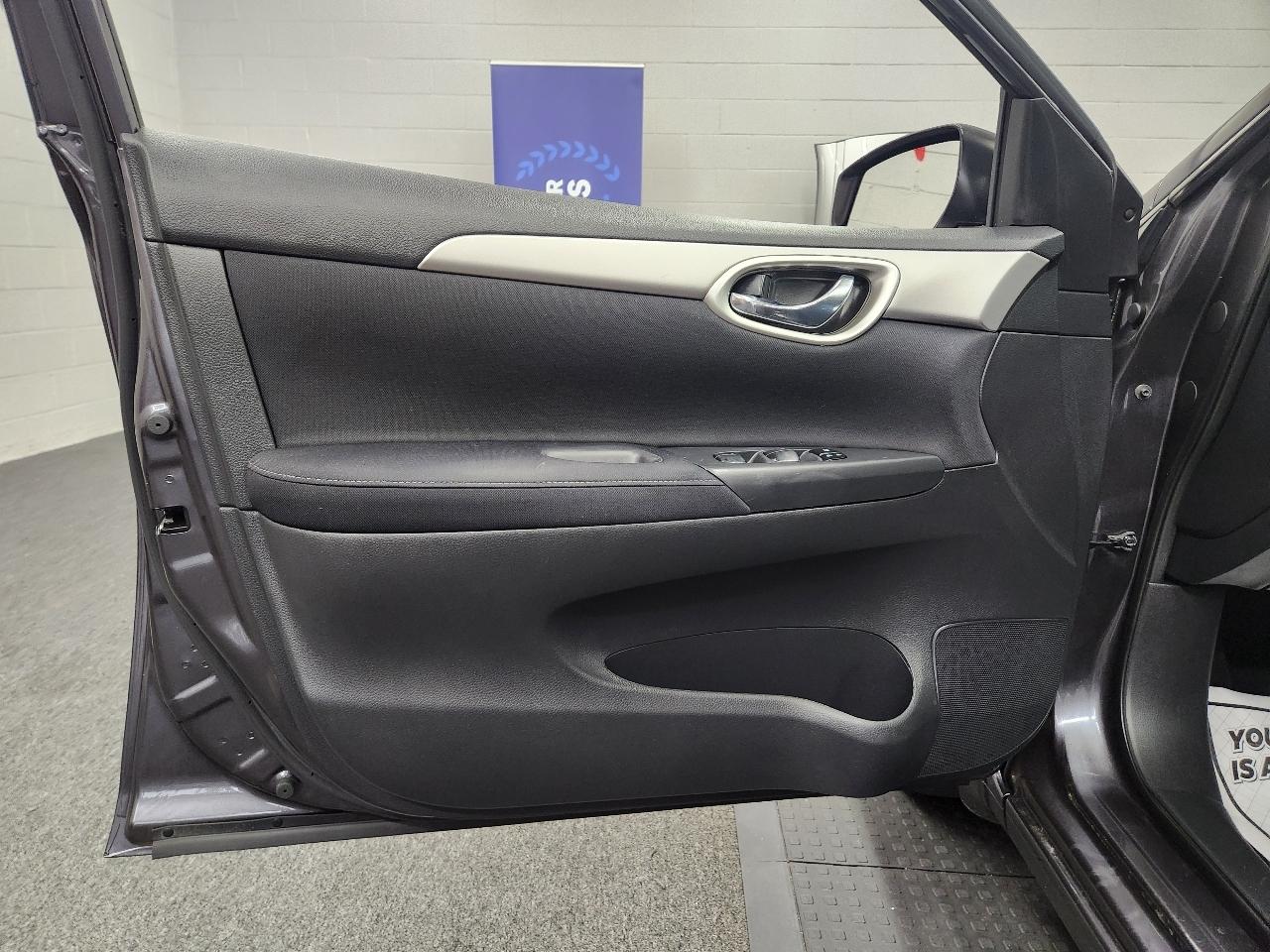 Nissan Sentra S 2014