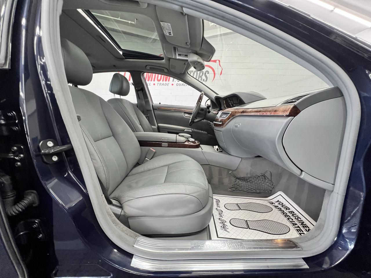 Mercedes-Benz S-Class S550 2007