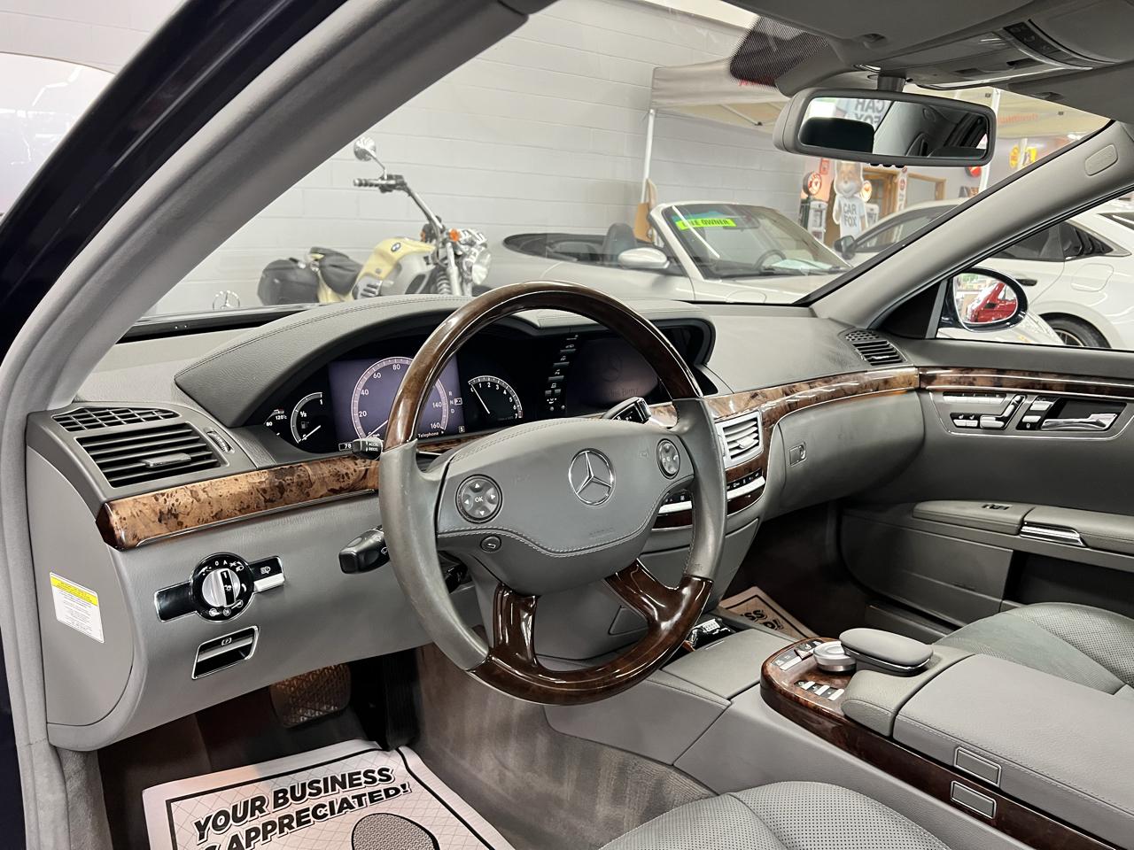 Mercedes-Benz S-Class S550 2007