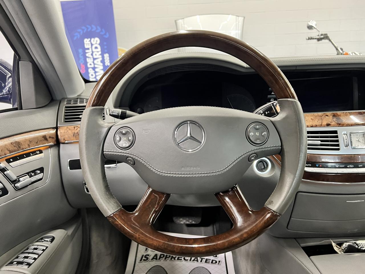 Mercedes-Benz S-Class S550 2007