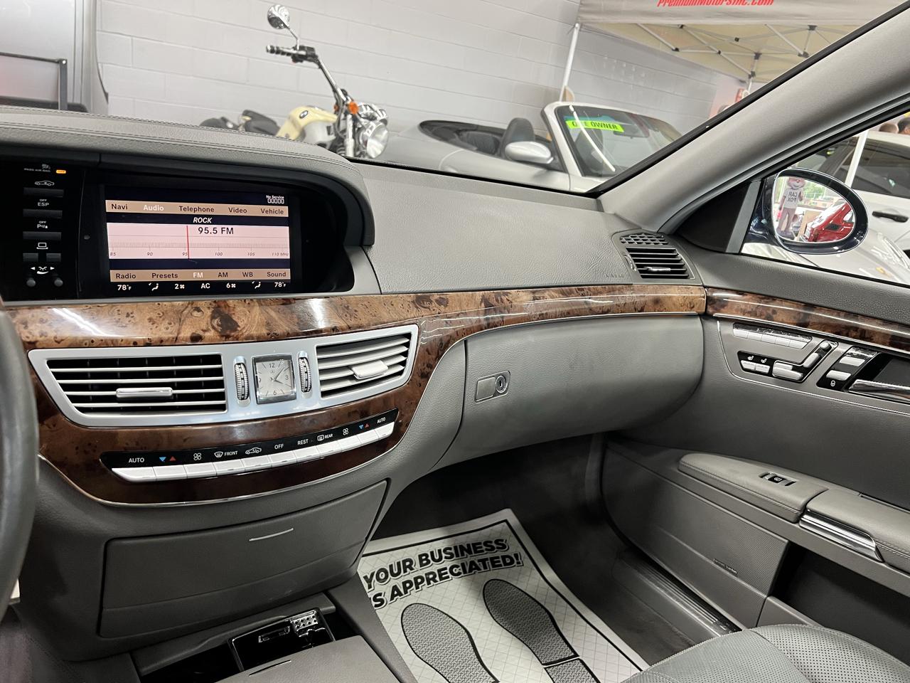 Mercedes-Benz S-Class S550 2007