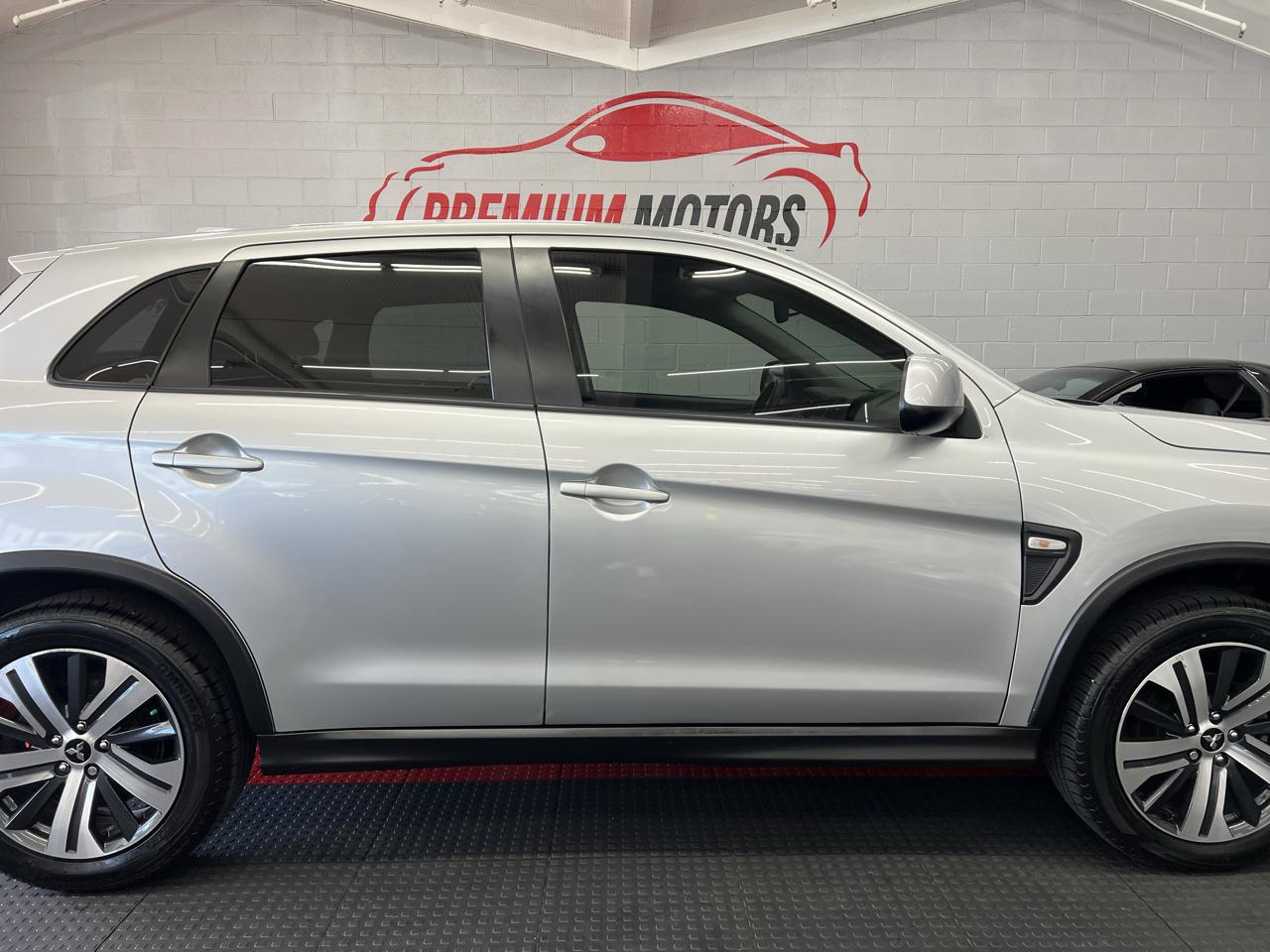 Mitsubishi Outlander Sport ES 4D SUV 4WD 2023