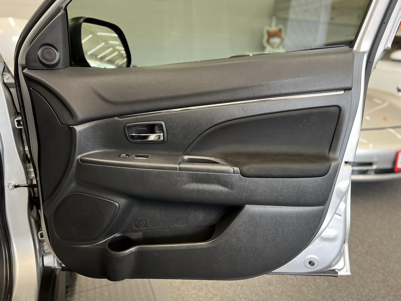 Mitsubishi Outlander Sport ES 4D SUV 4WD 2023