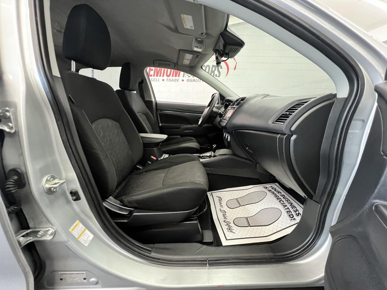 Mitsubishi Outlander Sport ES 4D SUV 4WD 2023