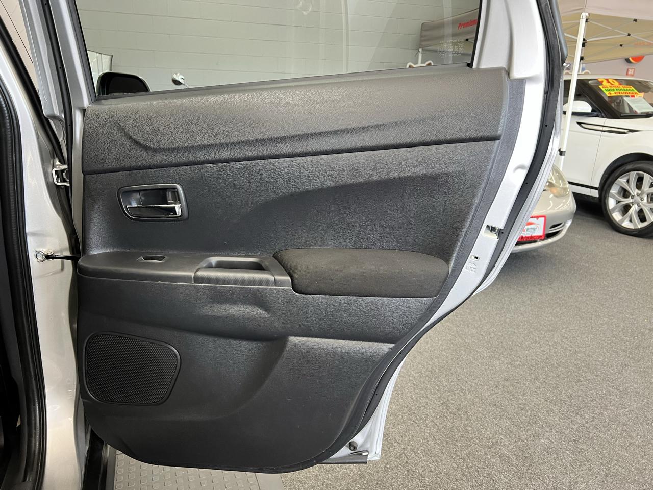 Mitsubishi Outlander Sport ES 4D SUV 4WD 2023