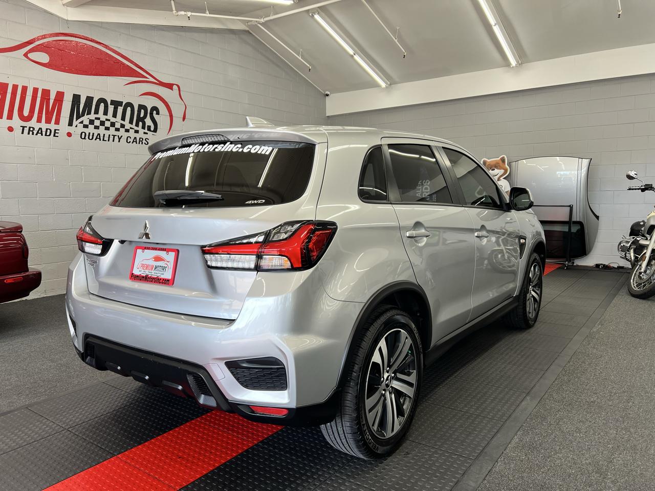 Mitsubishi Outlander Sport ES 4D SUV 4WD 2023