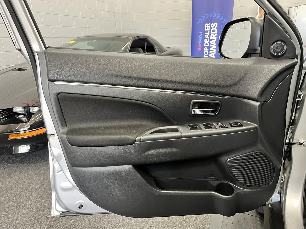 Mitsubishi Outlander Sport ES 4D SUV 4WD 2023