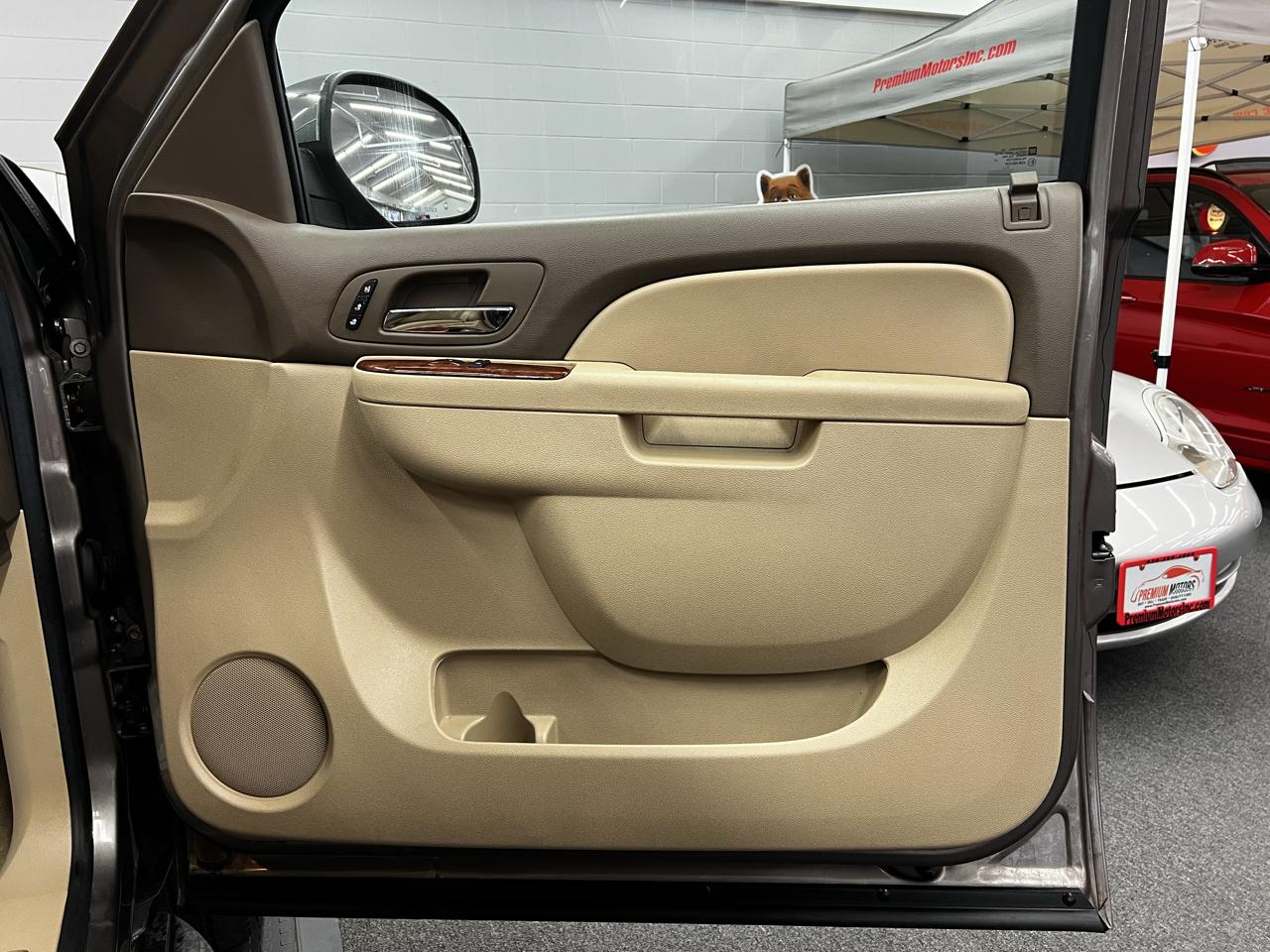 Chevrolet Tahoe  2014