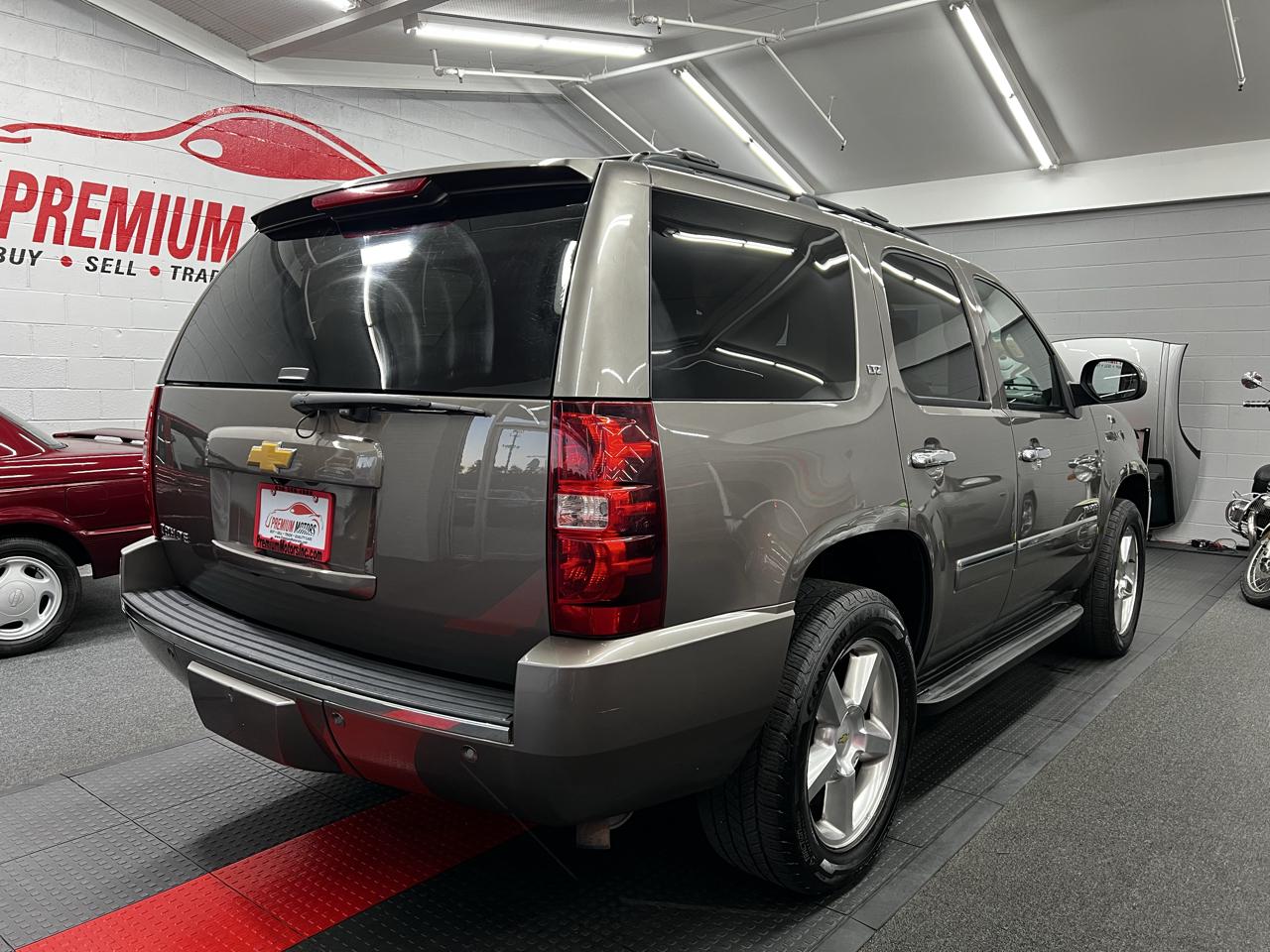Chevrolet Tahoe  2014