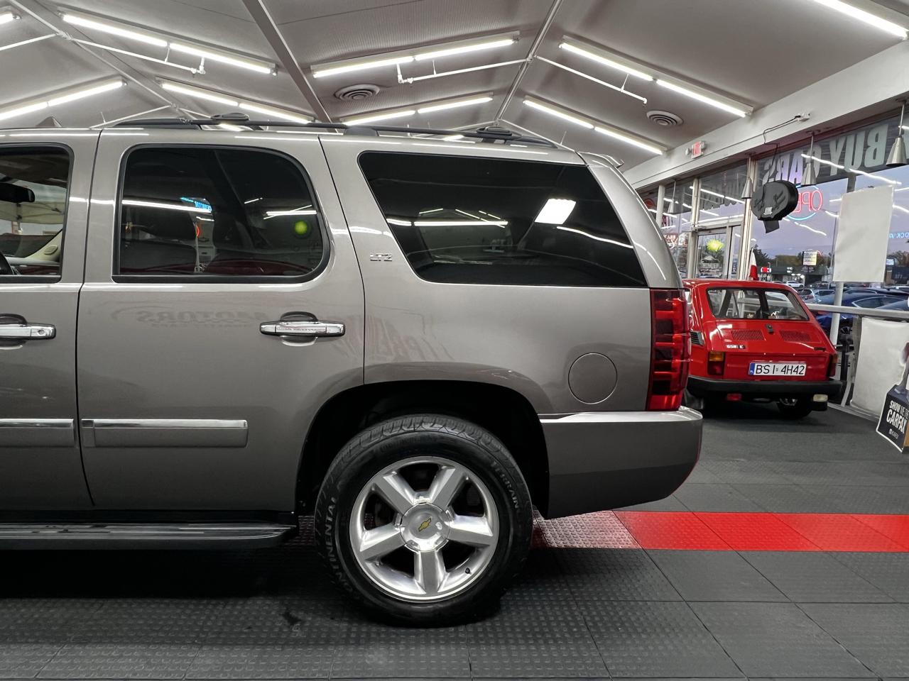 Chevrolet Tahoe  2014