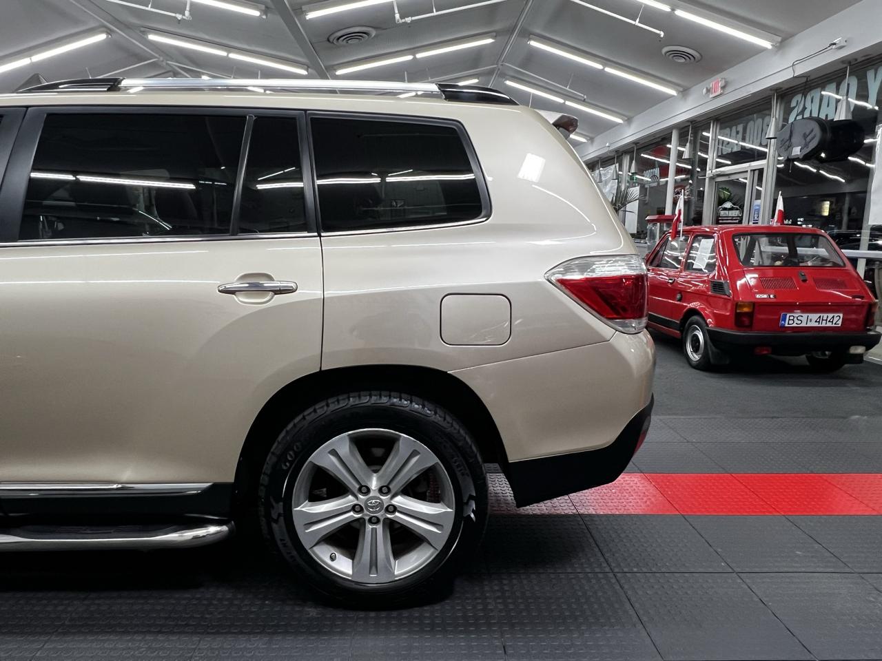 Toyota Highlander Limited 2012