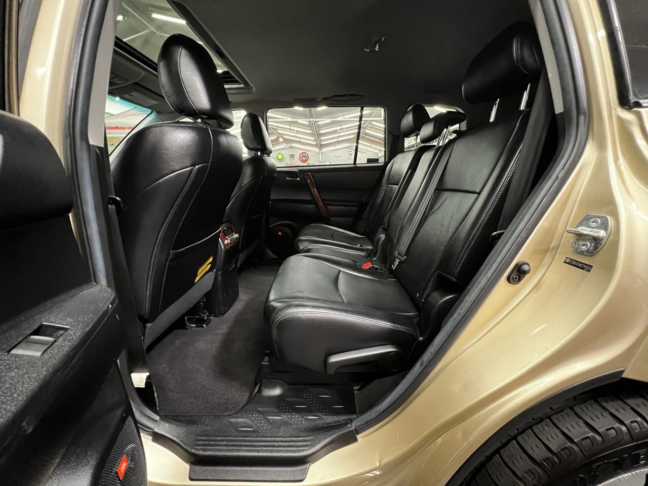 Toyota Highlander Limited 2012