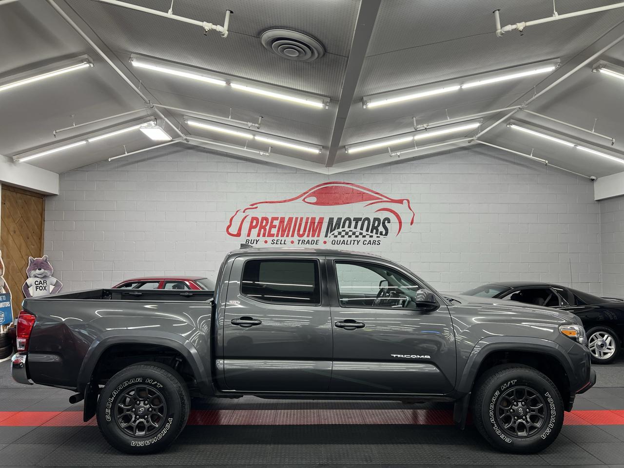 Toyota Tacoma 4WD Double Cab LB V6 AT TRD Sport (Natl) 2017