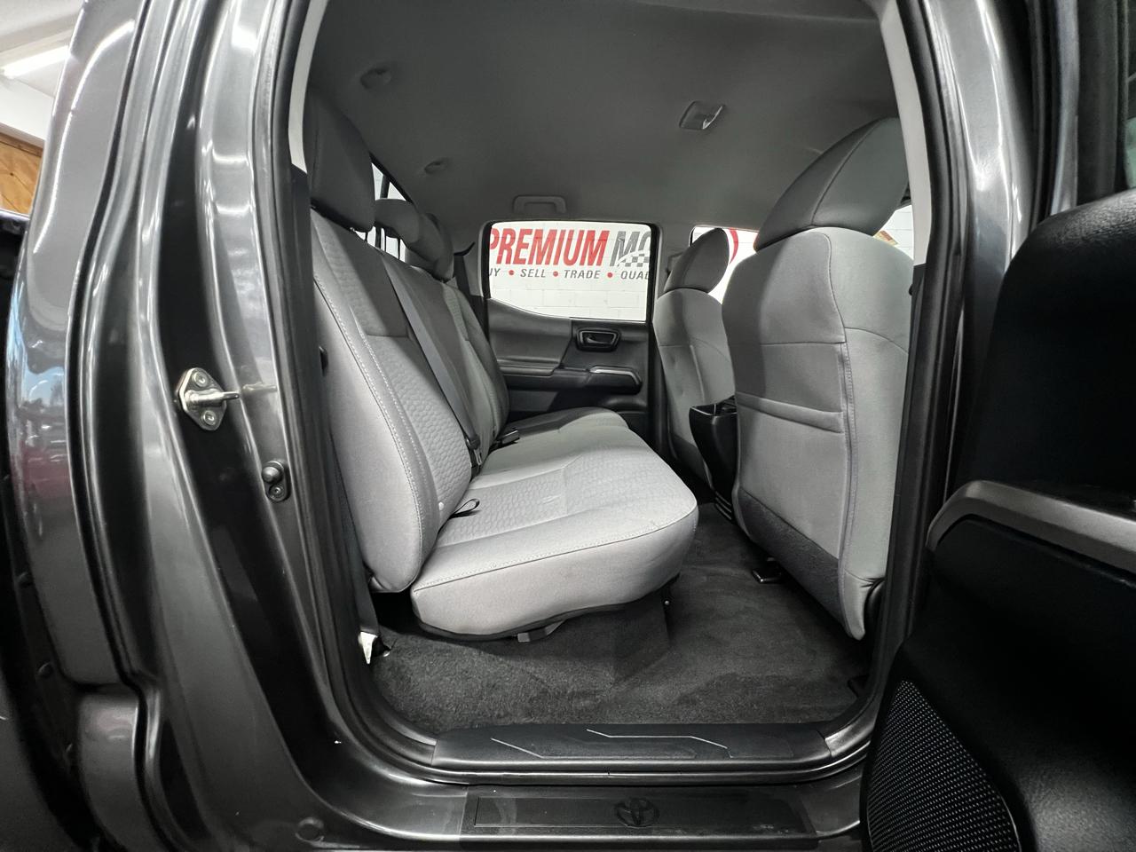 Toyota Tacoma 4WD Double Cab LB V6 AT TRD Sport (Natl) 2017
