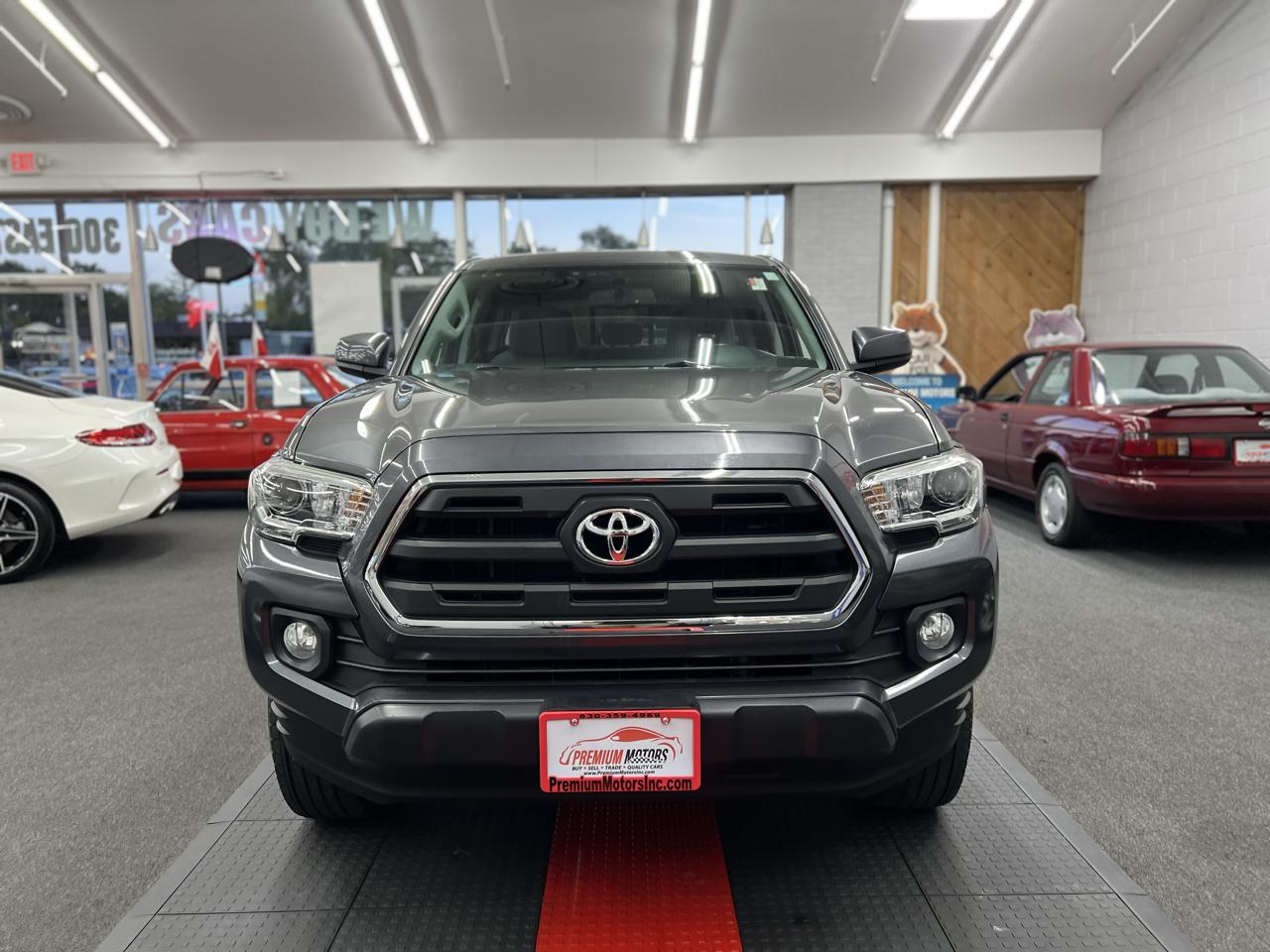 Toyota Tacoma 4WD Double Cab LB V6 AT TRD Sport (Natl) 2017