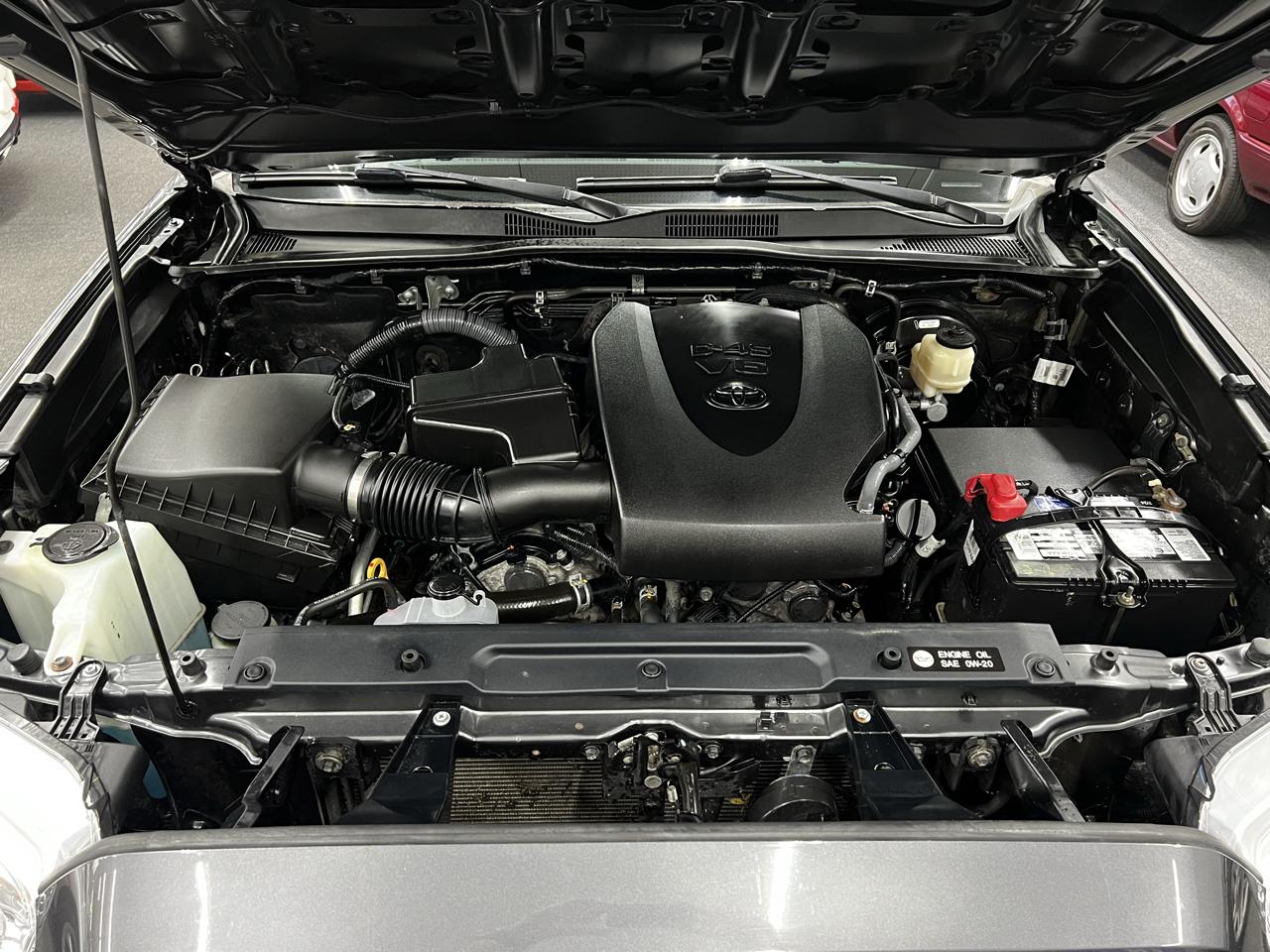 Toyota Tacoma 4WD Double Cab LB V6 AT TRD Sport (Natl) 2017