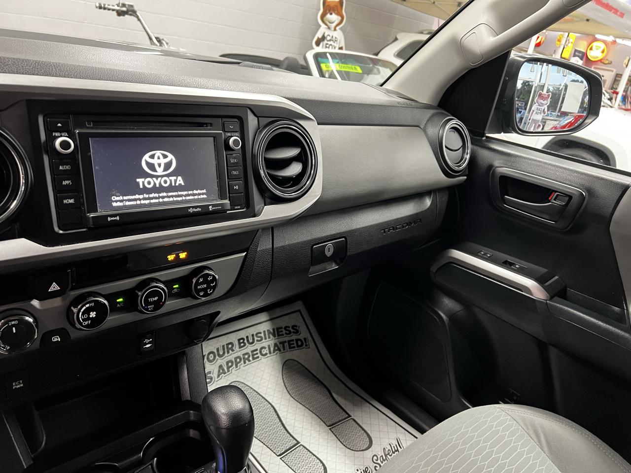 Toyota Tacoma 4WD Double Cab LB V6 AT TRD Sport (Natl) 2017
