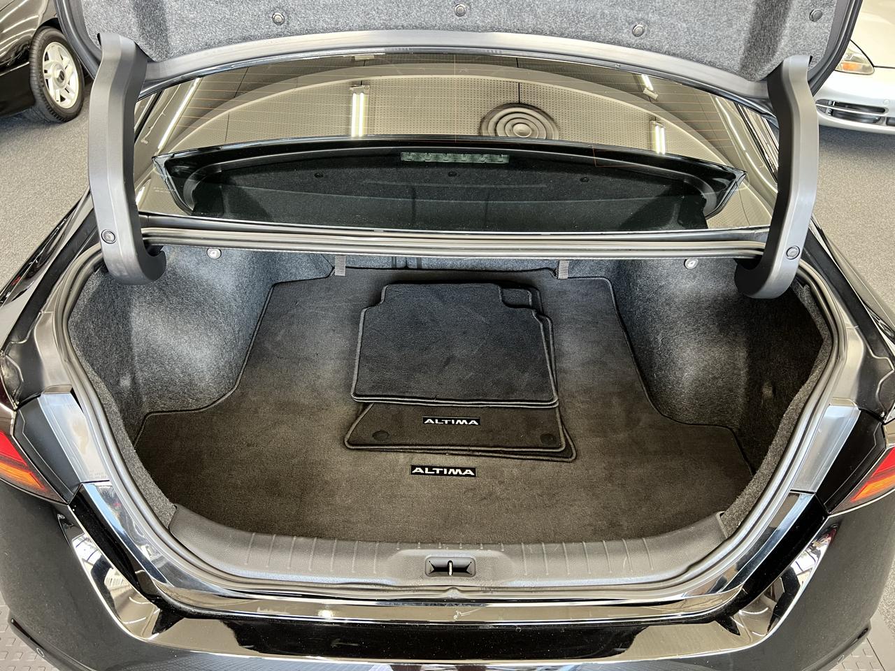 Nissan Altima  2020