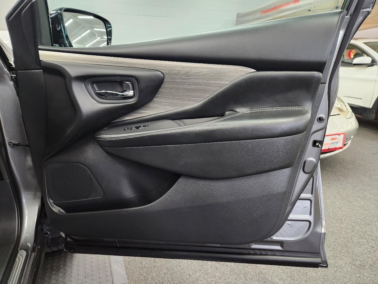 Nissan Murano S 2015