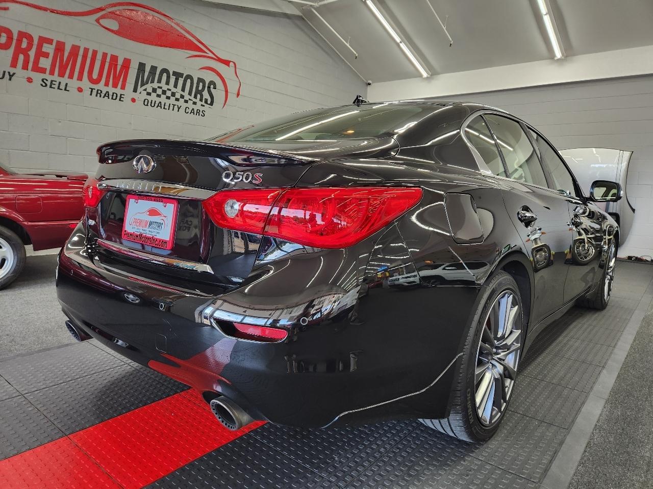 Infiniti Q50 Red Sport 400 2016