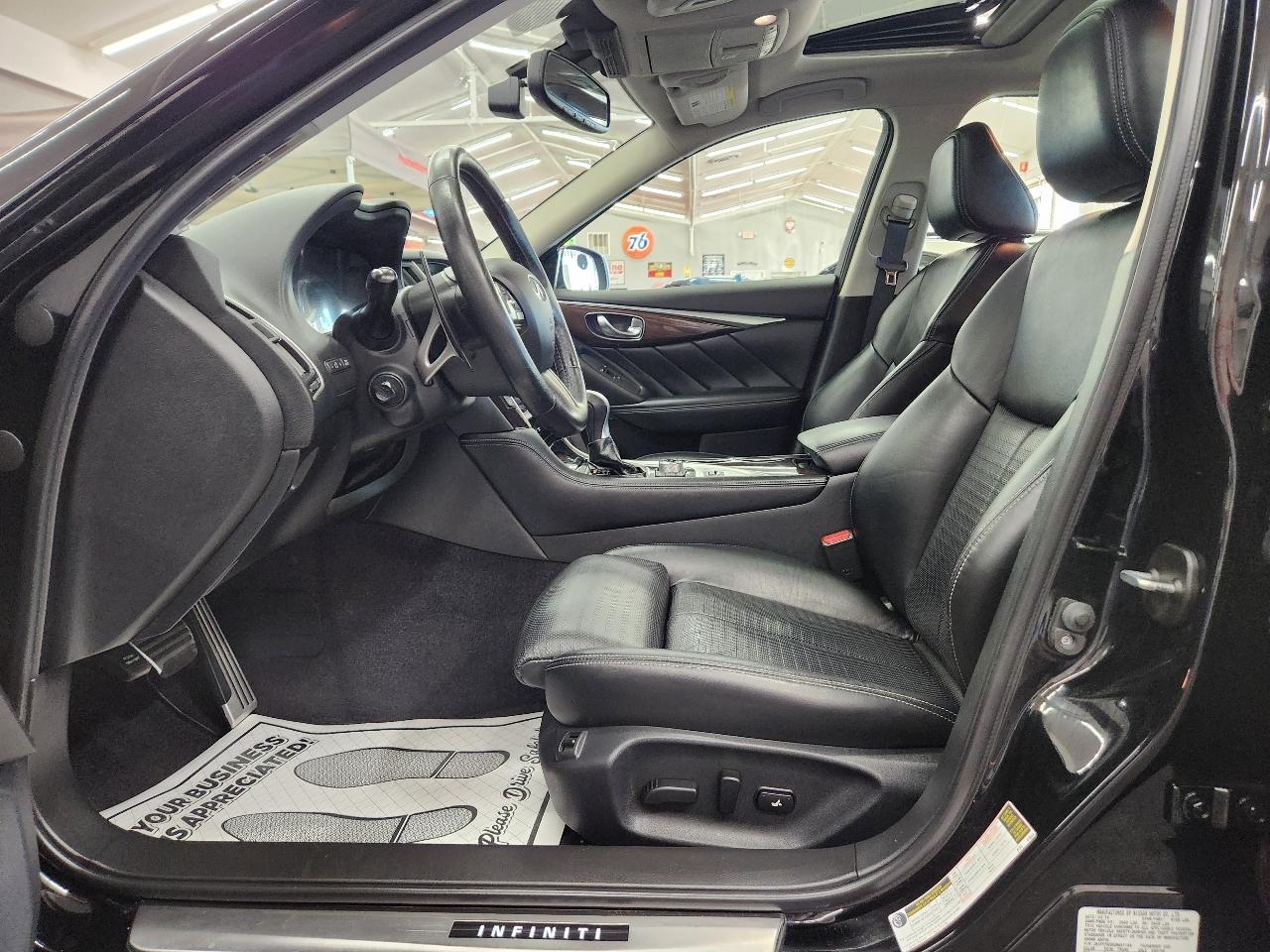 Infiniti Q50 Red Sport 400 2016