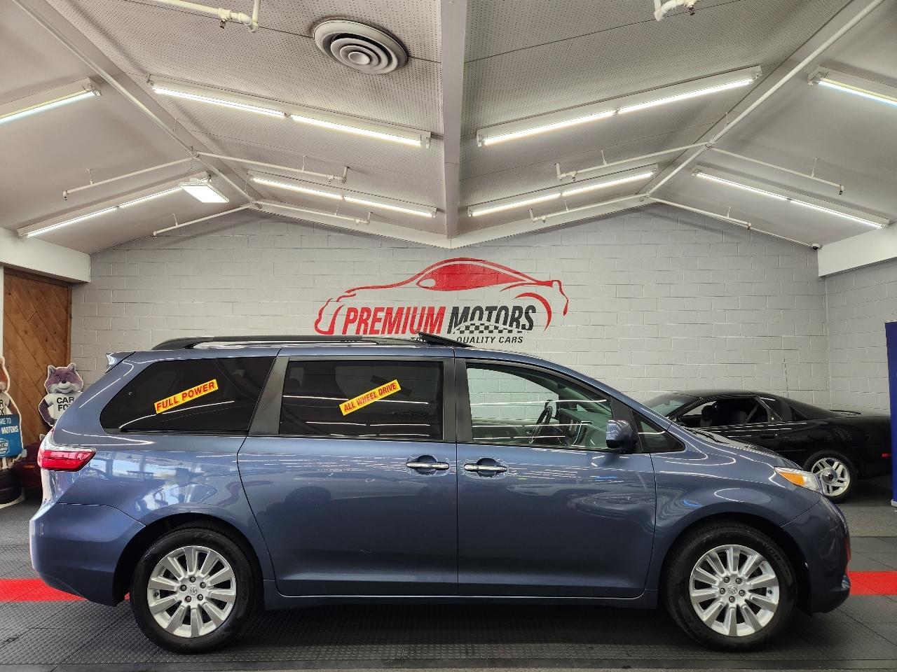 Toyota Sienna XLE 2015