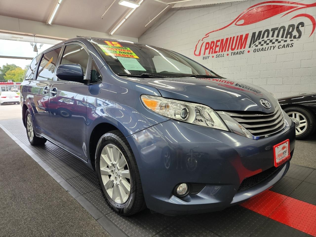 Toyota Sienna XLE 2015