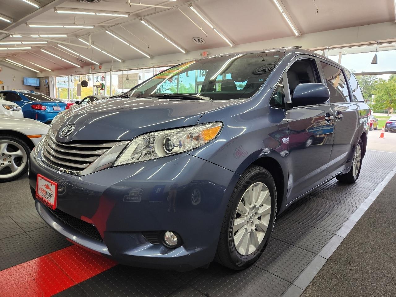 Toyota Sienna XLE 2015