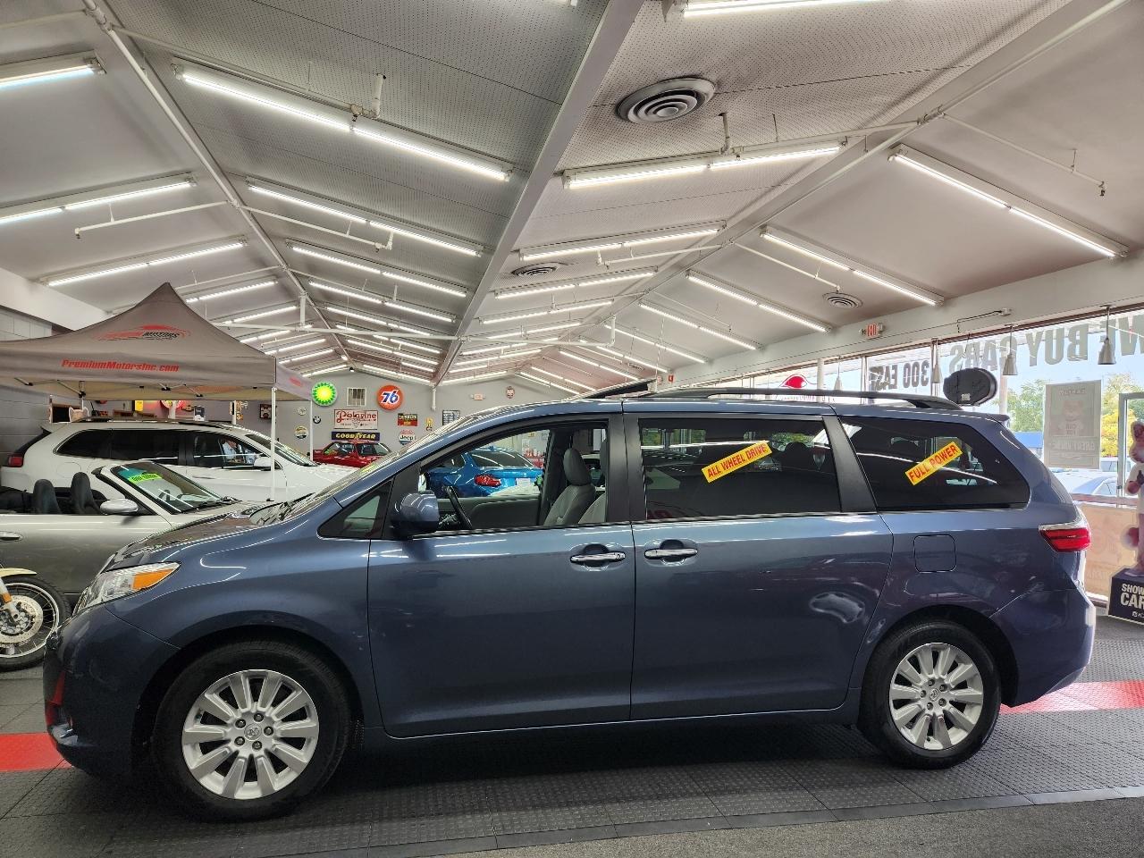 Toyota Sienna XLE 2015