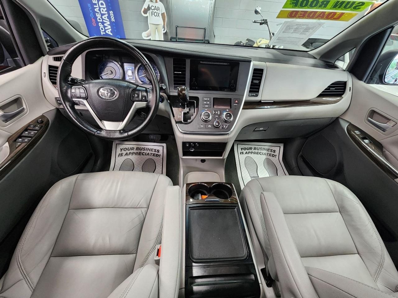 Toyota Sienna XLE 2015