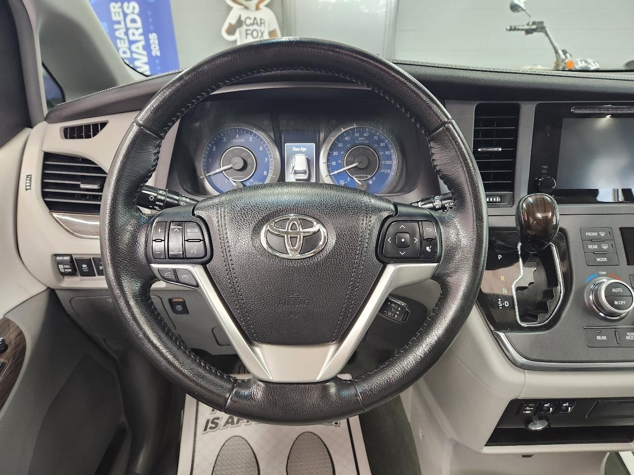 Toyota Sienna XLE 2015