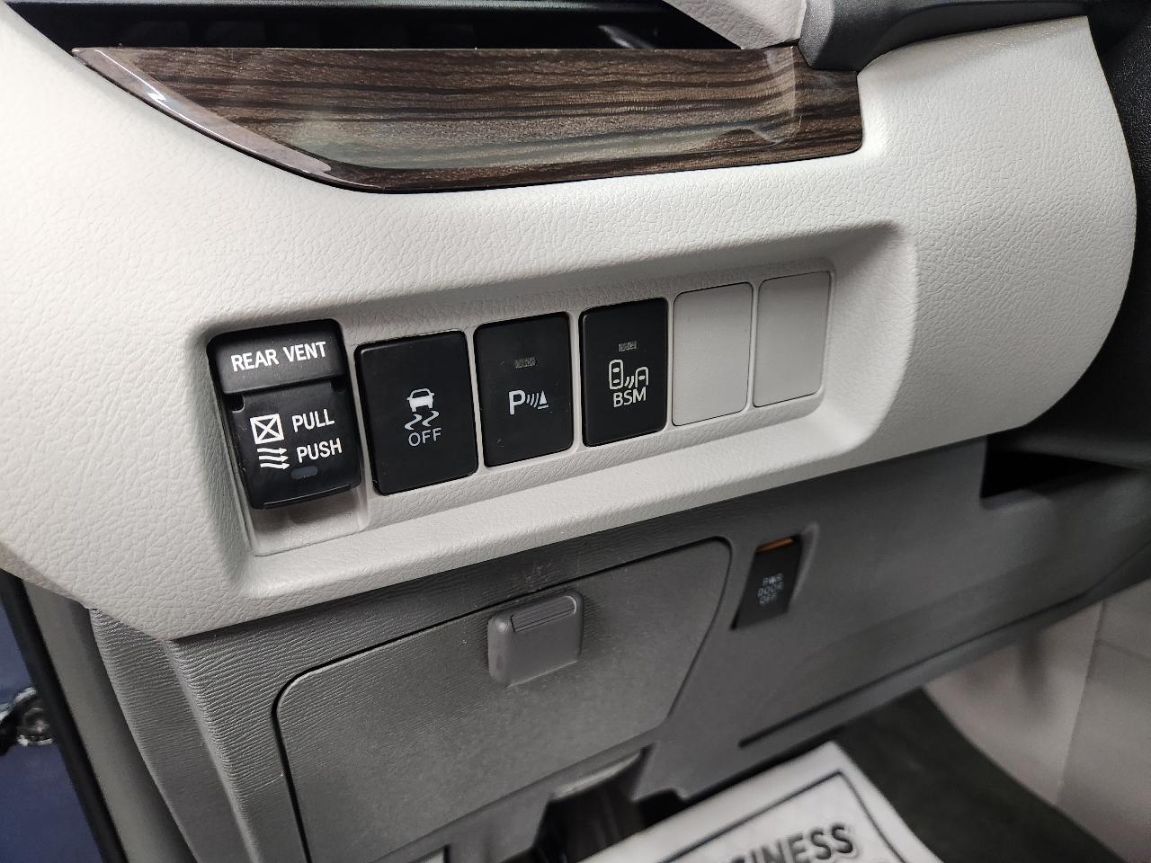 Toyota Sienna XLE 2015