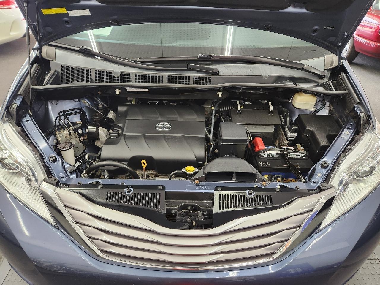 Toyota Sienna XLE 2015