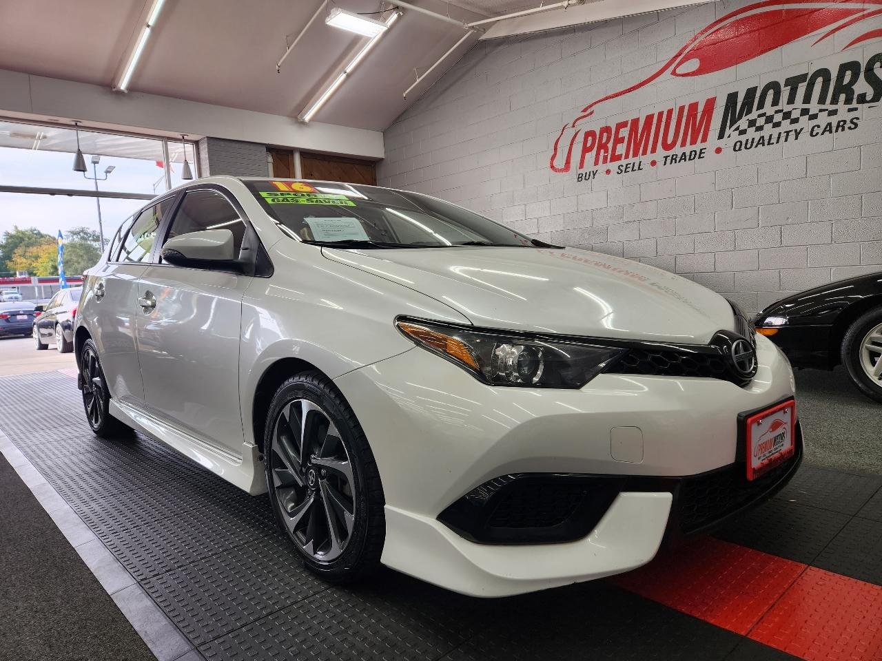 Scion iM 4D Hatchback 2016