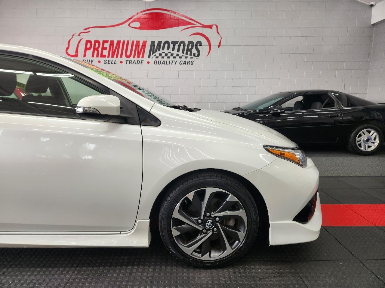 Scion iM 4D Hatchback 2016