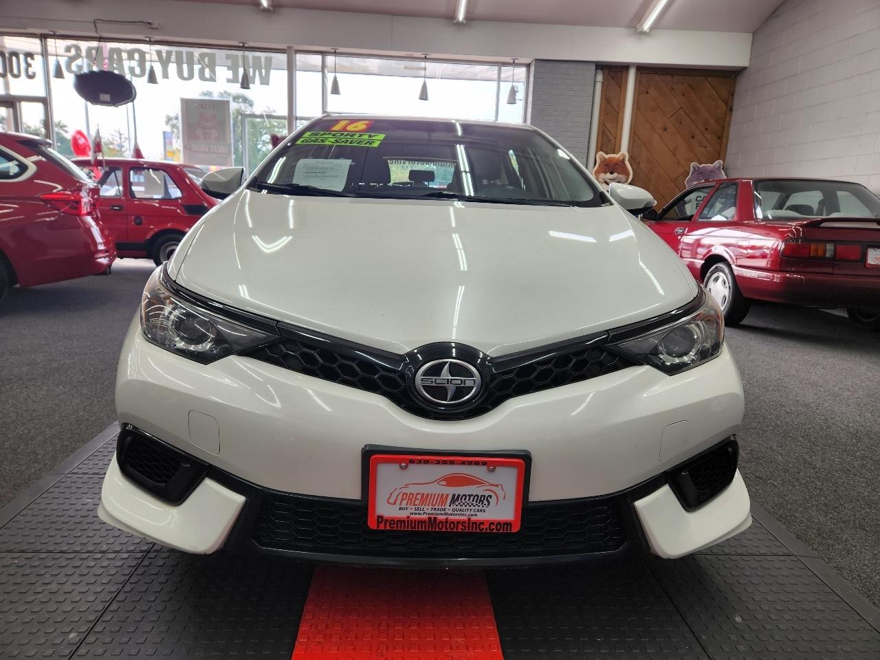 Scion iM 4D Hatchback 2016