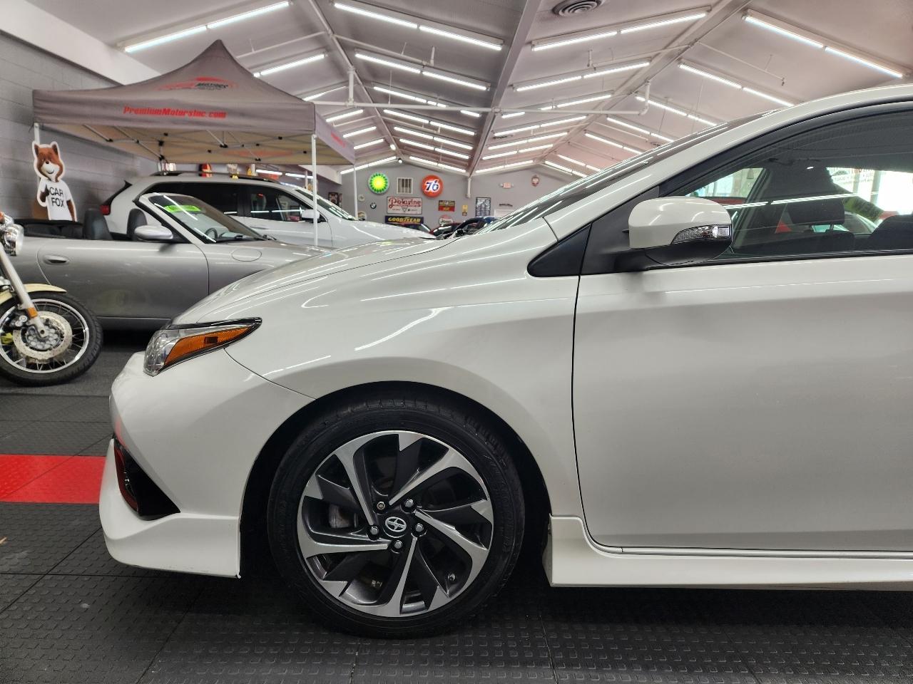 Scion iM 4D Hatchback 2016