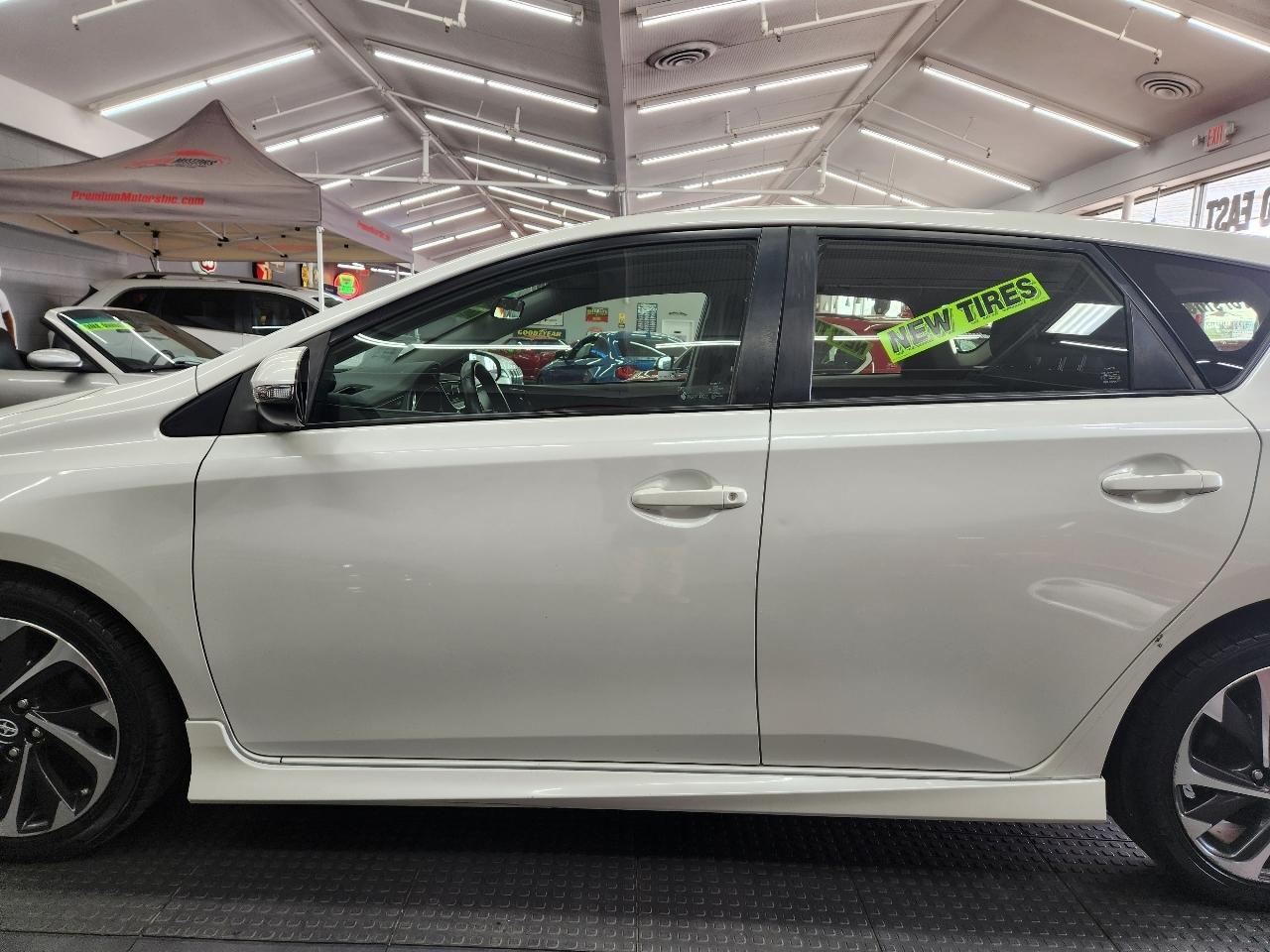 Scion iM 4D Hatchback 2016