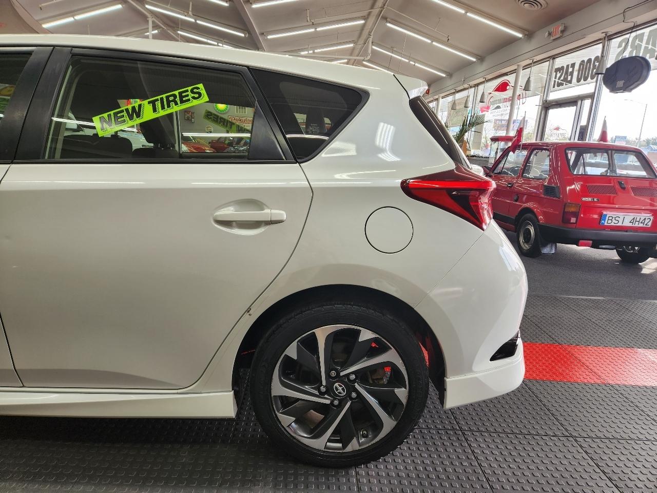 Scion iM 4D Hatchback 2016