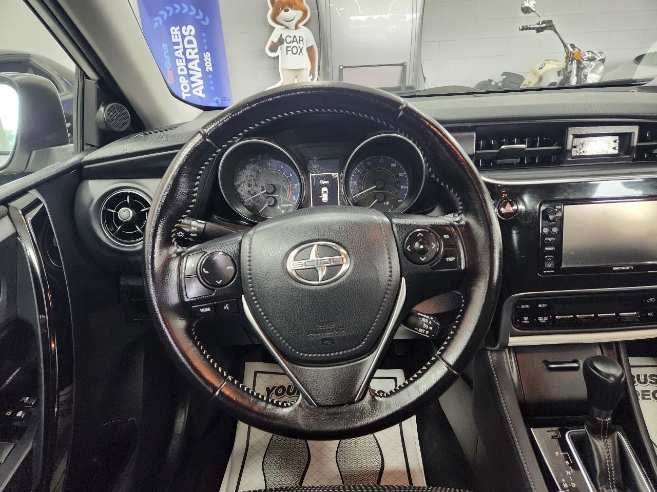 Scion iM 4D Hatchback 2016