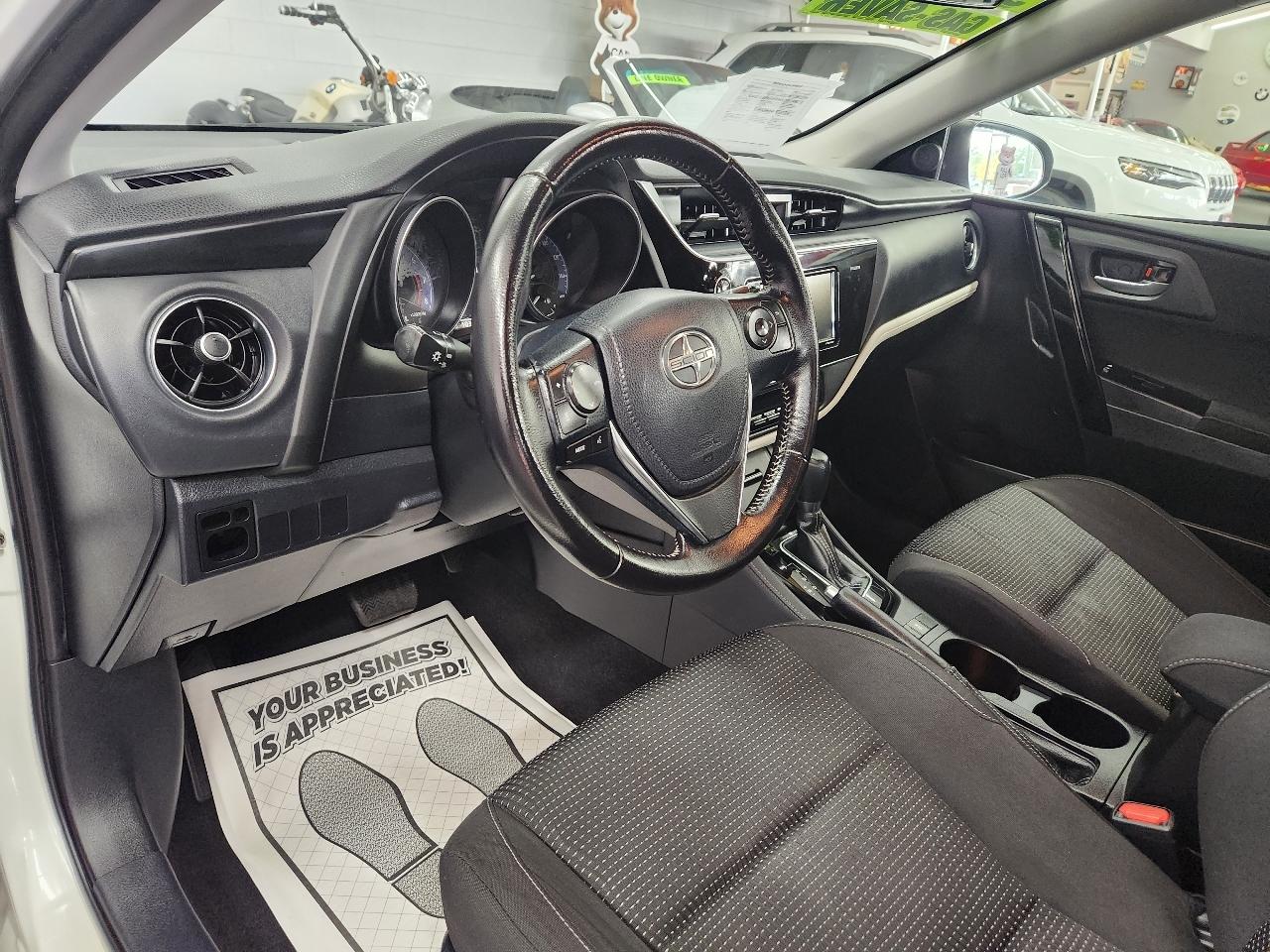 Scion iM 4D Hatchback 2016