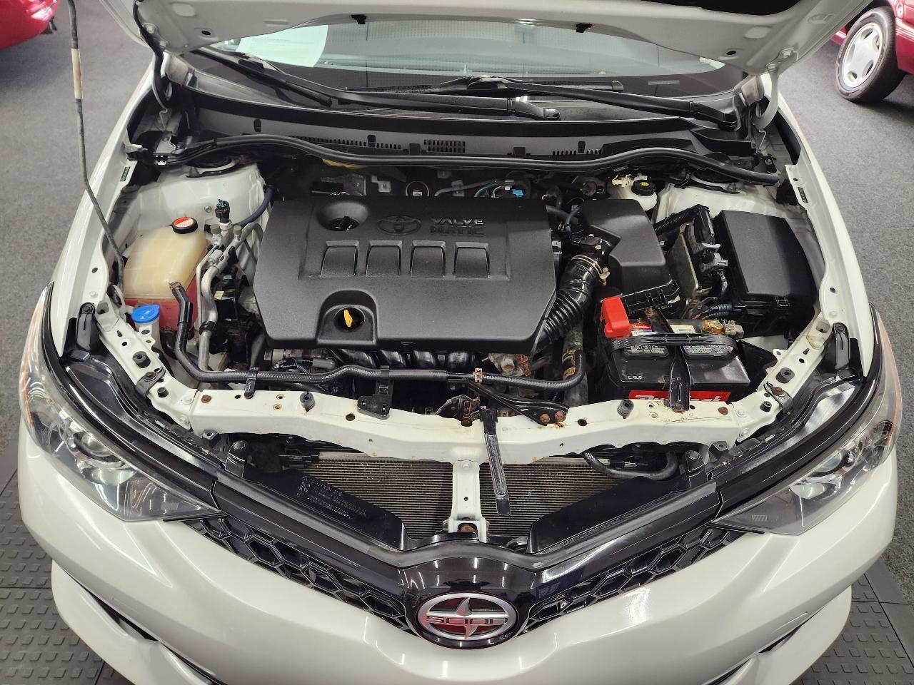 Scion iM 4D Hatchback 2016