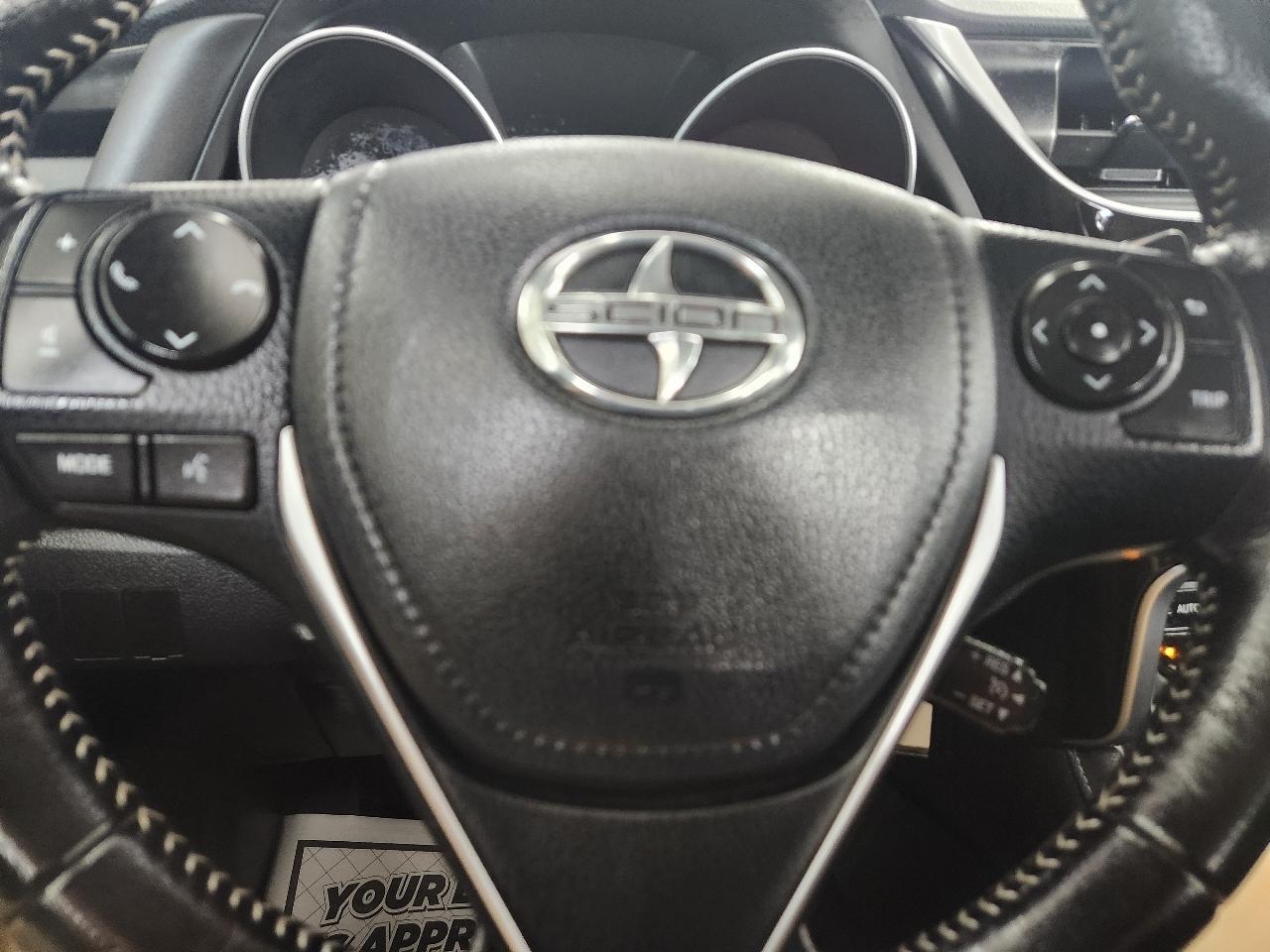 Scion iM 4D Hatchback 2016