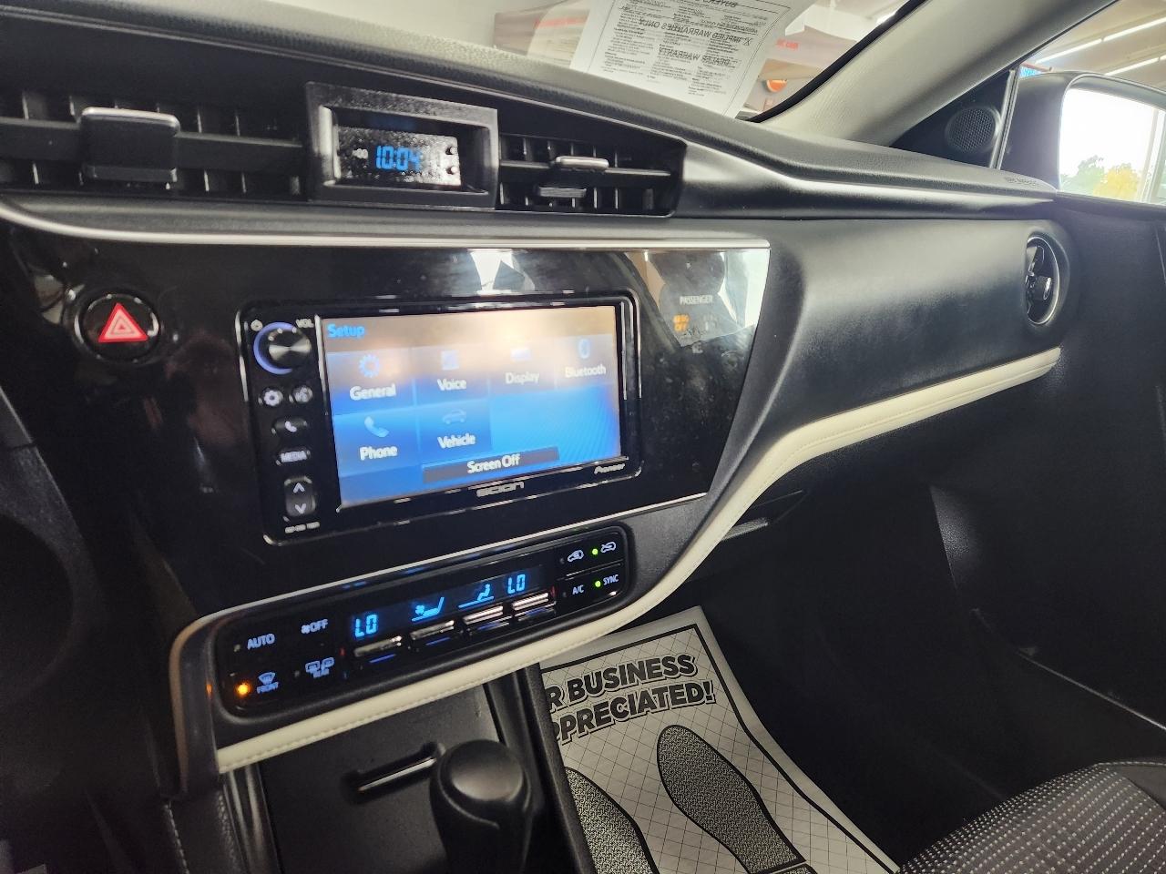 Scion iM 4D Hatchback 2016