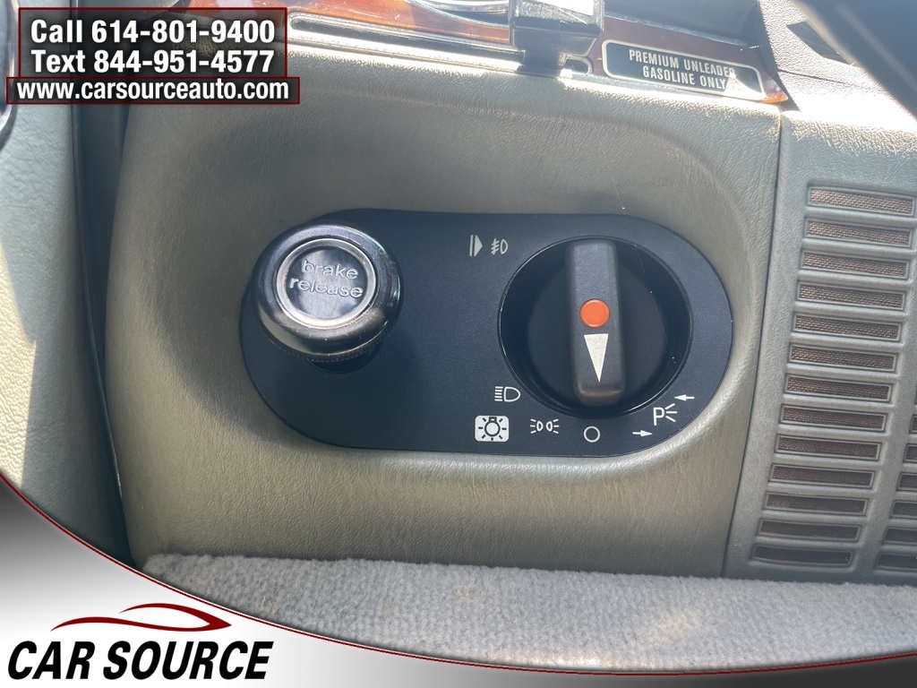 Mercedes-Benz 560 Series  1989