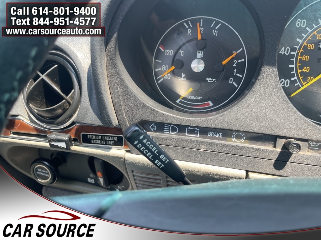 Mercedes-Benz 560 Series  1989