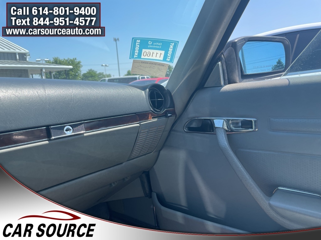 Mercedes-Benz 560 Series  1989