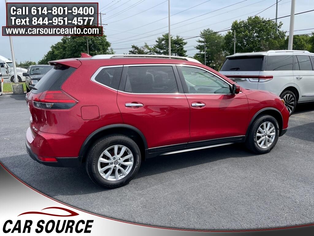 2017 Nissan Rogue SV photo 4